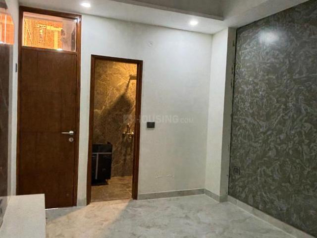 3 BHK Apartment in Sector 73 for resale Noida. The reference number is 20053026