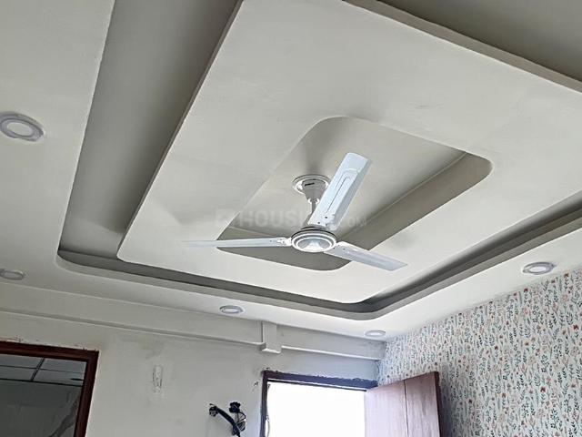 3 BHK Apartment in Sector 73 for resale Noida. The reference number is 20135397