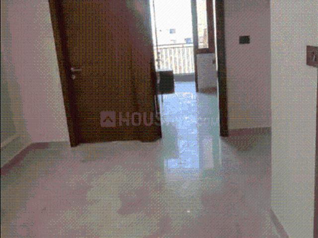 3 BHK Apartment in Sector 73 for resale Noida. The reference number is 20147907