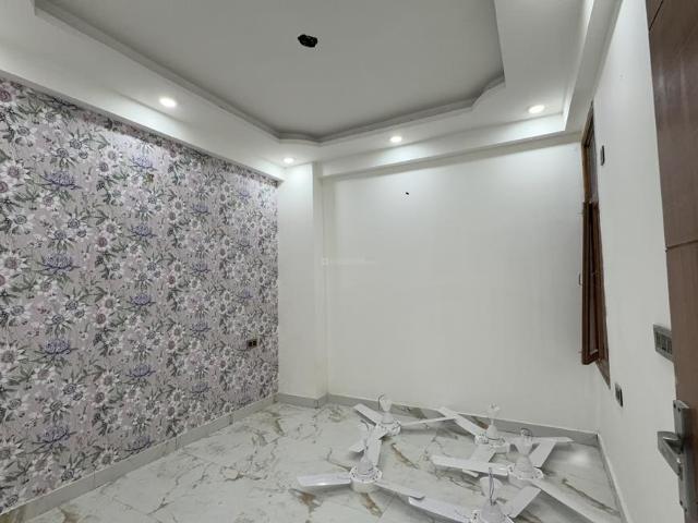 3 BHK Apartment in Sector 73 for resale Noida. The reference number is 20299573