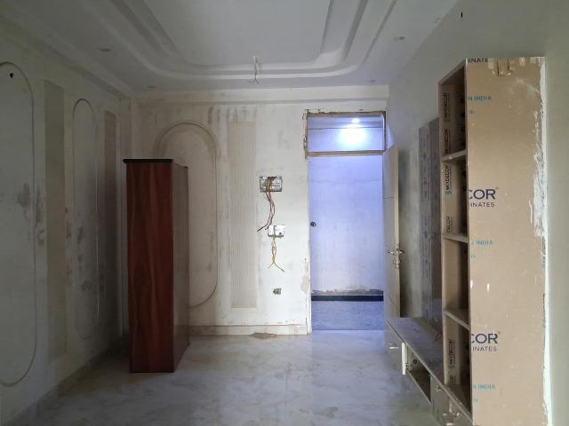 3 BHK Apartment in Sector 73 for resale Noida. The reference number is 20315548