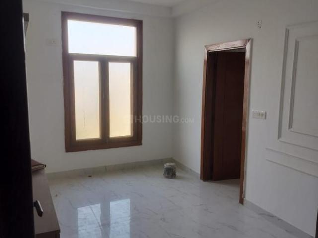 3 BHK Apartment in Sector 73 for resale Noida. The reference number is 20323000