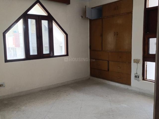 3 BHK Apartment in Sector 7 Dwarka for resale New Delhi. The reference number is 20559630