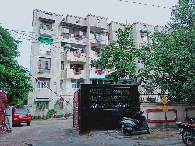 3 BHK Apartment in Sector 7 Dwarka for resale New Delhi. The reference number is 20717200