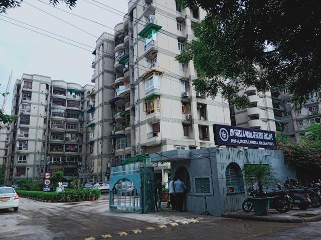 3 BHK Apartment in Sector 7 Dwarka for resale New Delhi. The reference number is 20738805