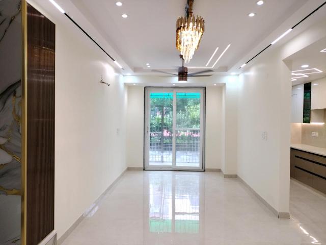 3 BHK Apartment in Sector 7 Dwarka for resale New Delhi. The reference number is 20795792