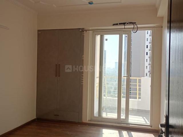3 BHK Apartment in Sector 82 for rent Noida. The reference number is 17952191