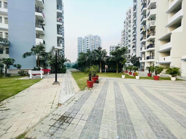 3 BHK Apartment in Sector 83 for resale Gurgaon. The reference number is 20310115