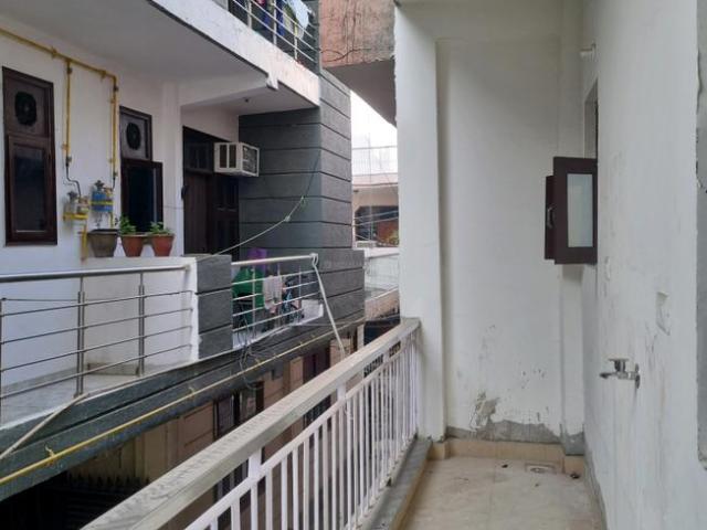 3 BHK Apartment in Sector 8 Dwarka for rent New Delhi. The reference number is 18762030