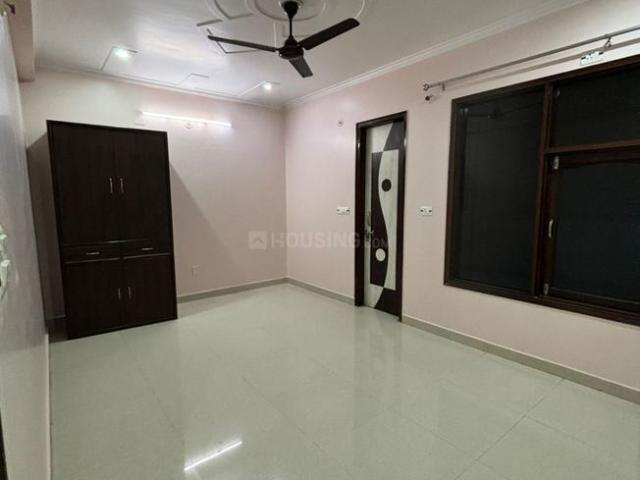 3 BHK Apartment in Sector 8 Dwarka for rent New Delhi. The reference number is 20599111