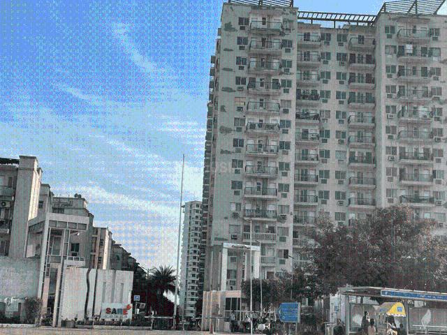3 BHK Apartment in Sector 92 for resale Gurgaon. The reference number is 18355271