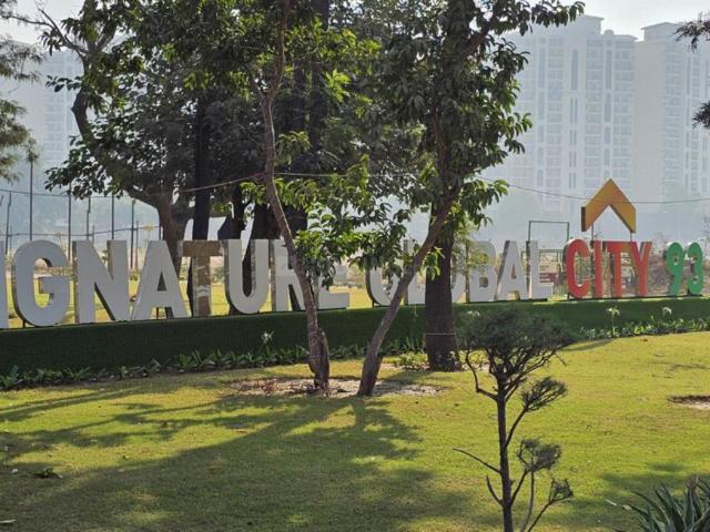 3 BHK Apartment in Sector 93 for resale Gurgaon. The reference number is 15900506