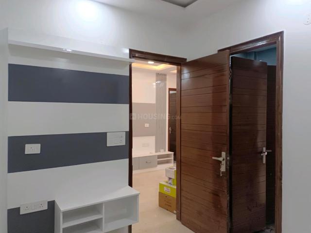 3 BHK Apartment in Sector 9 Rohini for rent New Delhi. The reference number is 19870867