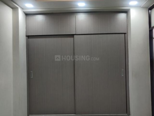 3 BHK Apartment in Sector 9 Rohini for resale New Delhi. The reference number is 19041969
