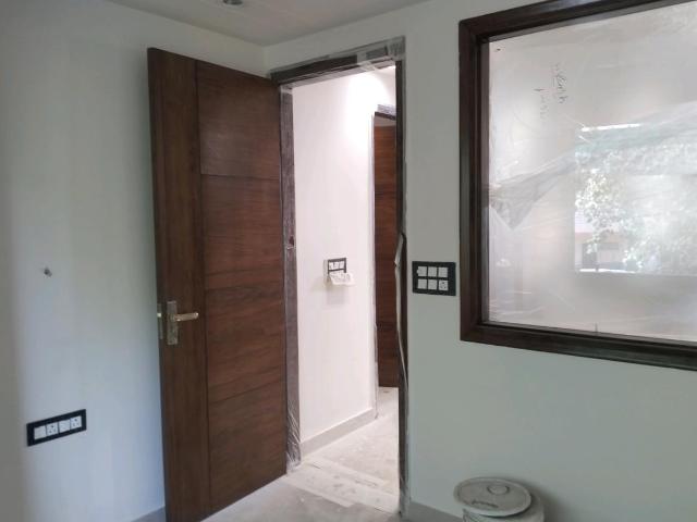 3 BHK Apartment in Sector 9 Rohini for resale New Delhi. The reference number is 20102803