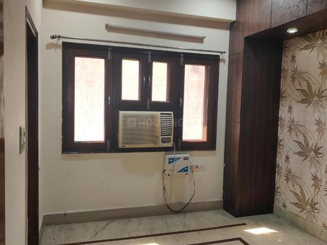 3 BHK Apartment in Sector 9 Rohini for resale New Delhi. The reference number is 20631949