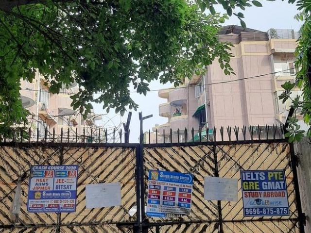 3 BHK Apartment in Sector 9 Rohini for resale New Delhi. The reference number is 20725178