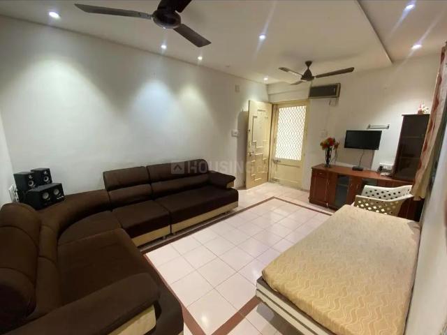 3 BHK Apartment in Shyamal for rent Ahmedabad. The reference number is 19607204