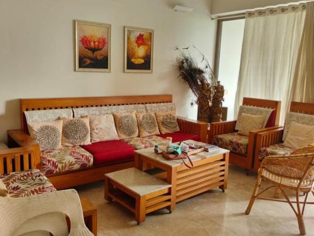 3 BHK Apartment in Shyamal for rent Ahmedabad. The reference number is 19692527