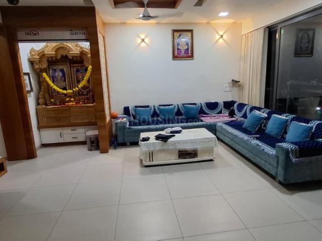 3 BHK Apartment in Shyamal for rent Ahmedabad. The reference number is 19734408