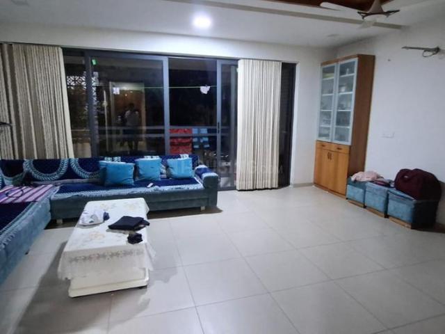 3 BHK Apartment in Shyamal for resale Ahmedabad. The reference number is 19832797