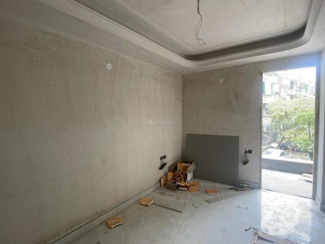 3 BHK Apartment in Shalimar Garden for resale Ghaziabad. The reference number is 20206100