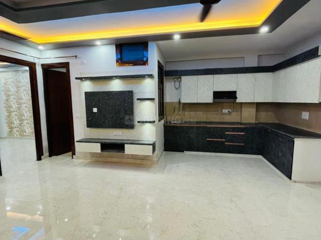 3 BHK Apartment in Shastri Nagar for resale Ghaziabad. The reference number is 19249697