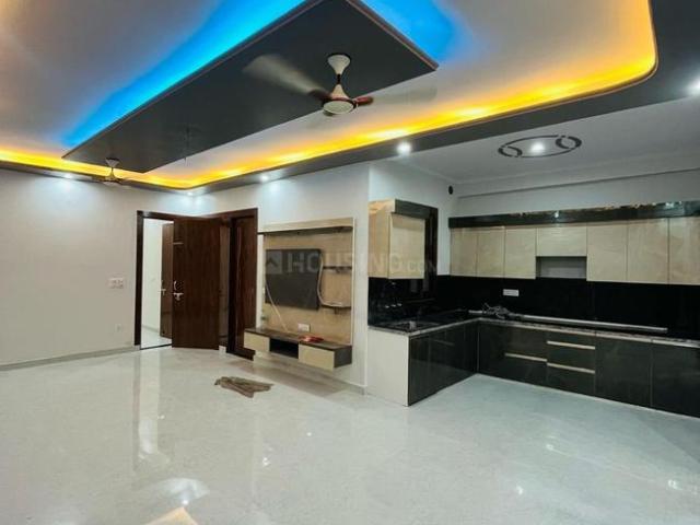 3 BHK Apartment in Shastri Nagar for resale Ghaziabad. The reference number is 19255323