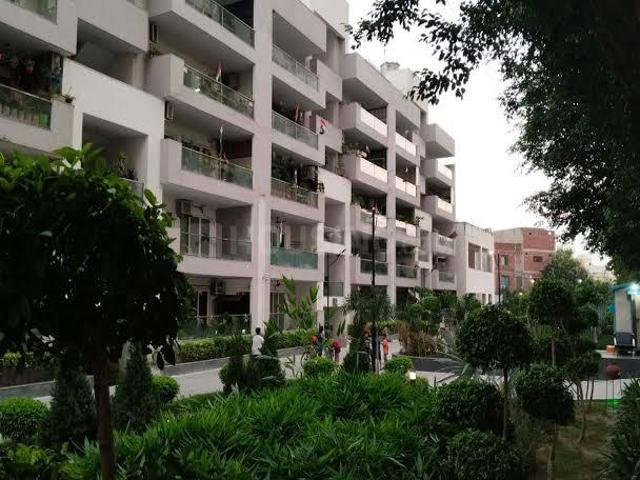 3 BHK Apartment in Shastri Nagar for resale Ghaziabad. The reference number is 19432583