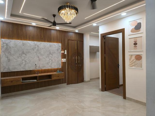 3 BHK Apartment in Shastri Nagar for resale Ghaziabad. The reference number is 20331645