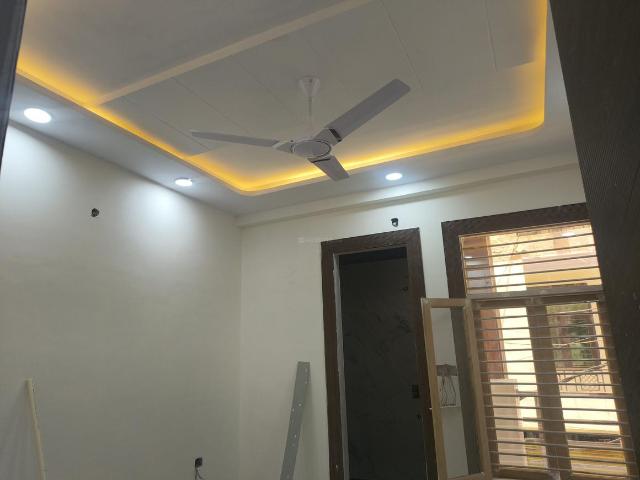 3 BHK Apartment in Shastri Nagar for resale Ghaziabad. The reference number is 20534771