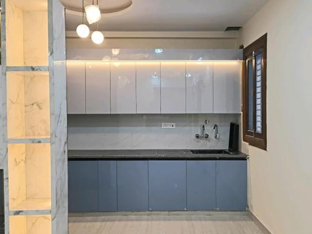 3 BHK Apartment in Shastri Nagar for resale Ghaziabad. The reference number is 20759797