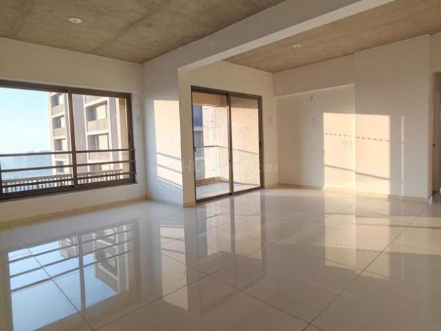 3 BHK Apartment in Shela for rent Ahmedabad. The reference number is 17844665