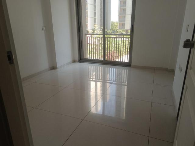 3 BHK Apartment in Shela for rent Ahmedabad. The reference number is 19040590