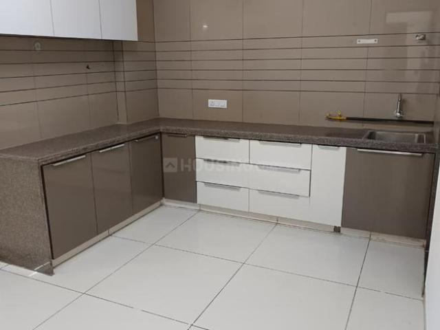 3 BHK Apartment in Shela for rent Ahmedabad. The reference number is 19396837