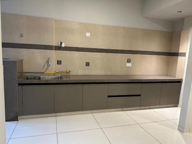3 BHK Apartment in Shela for rent Ahmedabad. The reference number is 19728872
