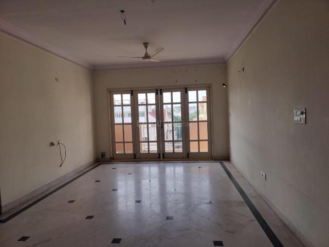 3 BHK Apartment in Sheshadripuram for resale Central Bangalore. The reference number is 17204152