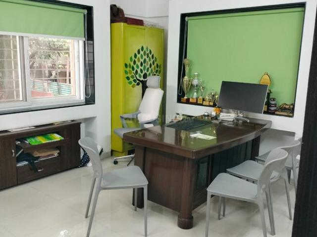 3 BHK Apartment in Shivaji Nagar for resale Pune. The reference number is 20106339