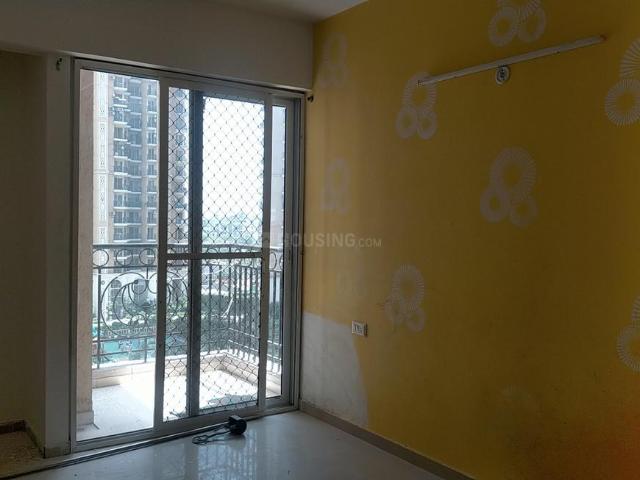 3 BHK Apartment in Siddharth Vihar for rent Ghaziabad. The reference number is 19113662
