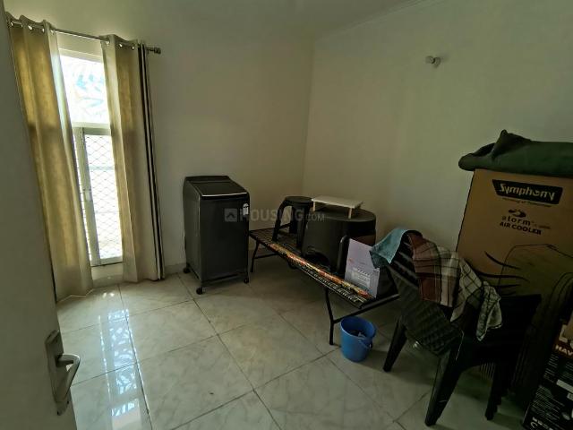 3 BHK Apartment in Siddharth Vihar for rent Ghaziabad. The reference number is 20038042