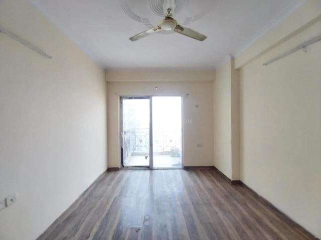 3 BHK Apartment in Siddharth Vihar for rent Ghaziabad. The reference number is 20203943