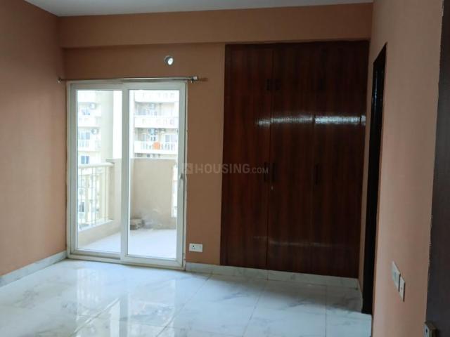 3 BHK Apartment in Siddharth Vihar for rent Ghaziabad. The reference number is 20493756