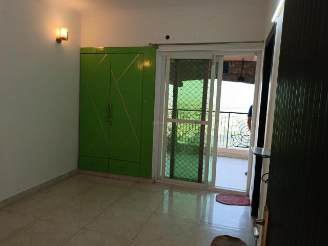 3 BHK Apartment in Siddharth Vihar for rent Ghaziabad. The reference number is 20510652