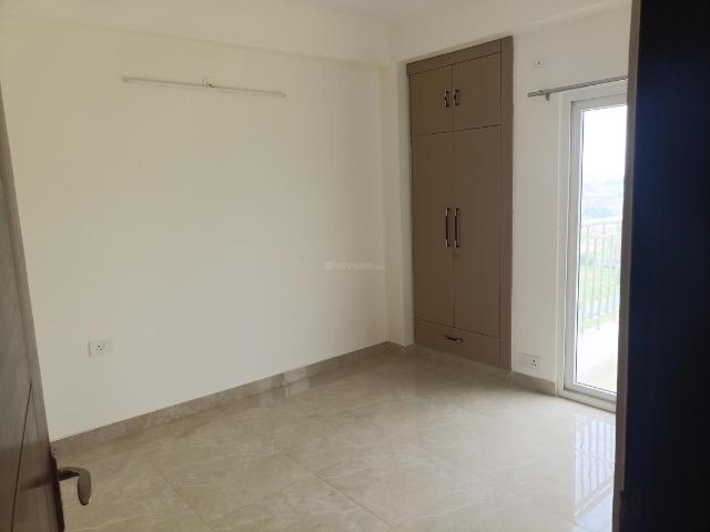 3 BHK Apartment in Siddharth Vihar for rent Ghaziabad. The reference number is 20647495