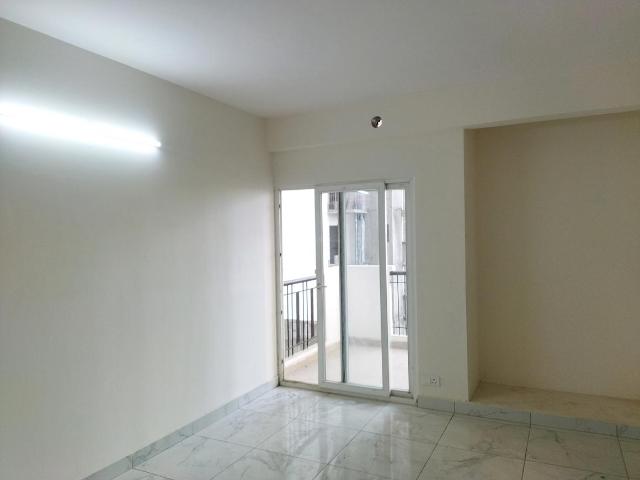 3 BHK Apartment in Siddharth Vihar for resale Ghaziabad. The reference number is 11656417