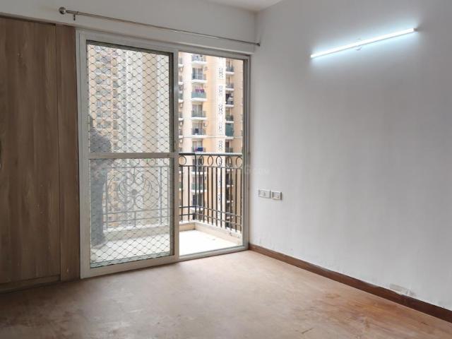 3 BHK Apartment in Siddharth Vihar for resale Ghaziabad. The reference number is 20169397