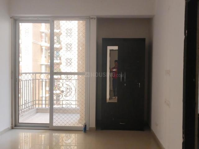 3 BHK Apartment in Siddharth Vihar for resale Ghaziabad. The reference number is 20296319