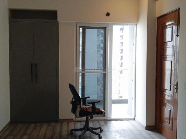 3 BHK Apartment in Siddharth Vihar for resale Ghaziabad. The reference number is 20782180