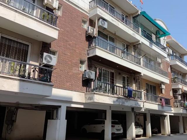 3 BHK Apartment in Singhpura for resale Zirakpur. The reference number is 20167710