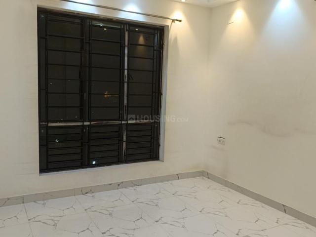 3 BHK Apartment in Paikpara for rent Kolkata. The reference number is 19338374